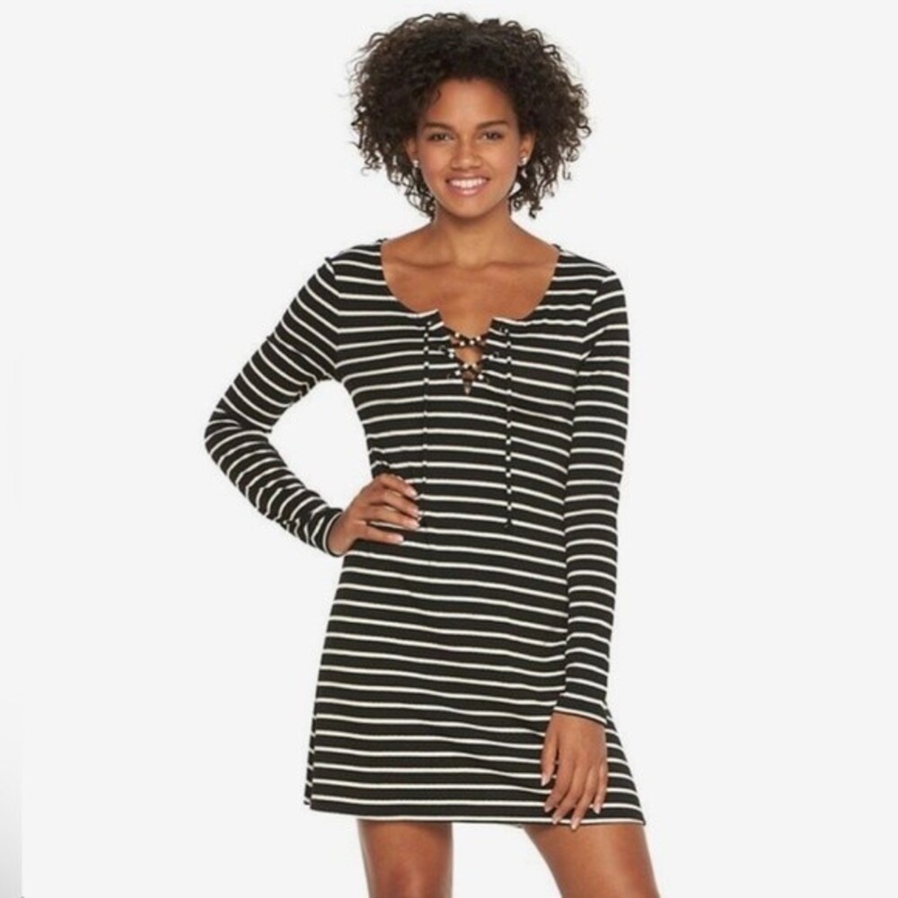 Long sleeve lace up light sweater dress size small